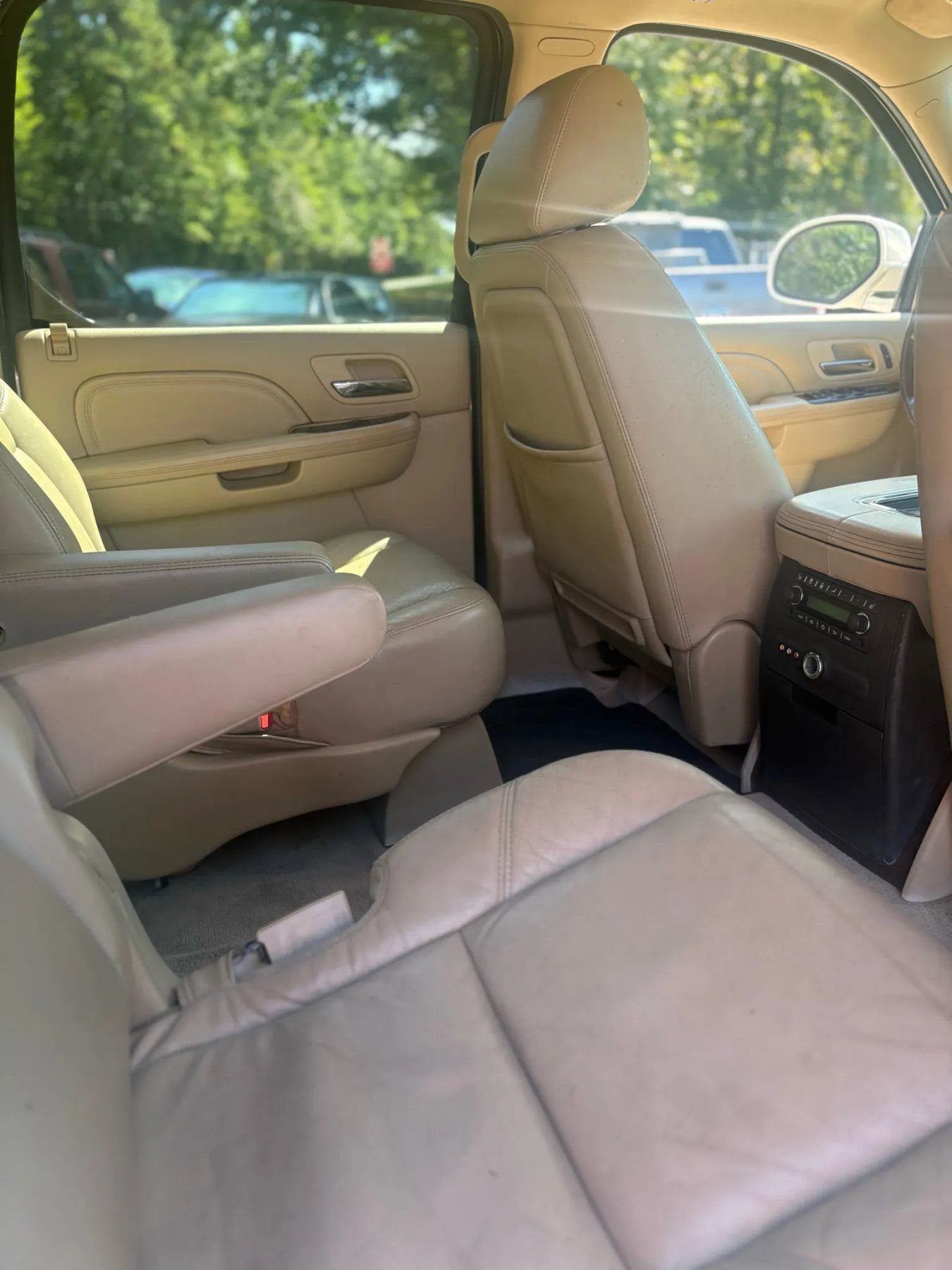 Used 2013 Cadillac Escalade ESV Premium image 26