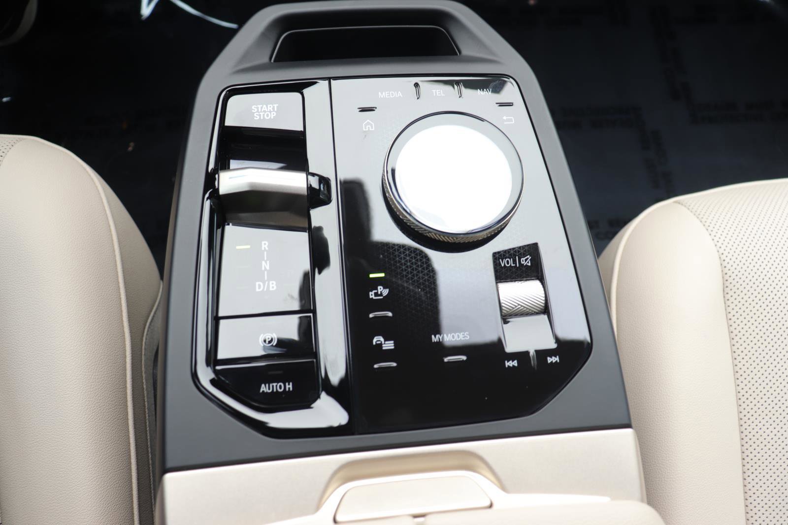 Used 2026 BMW iX xDrive45 image 38