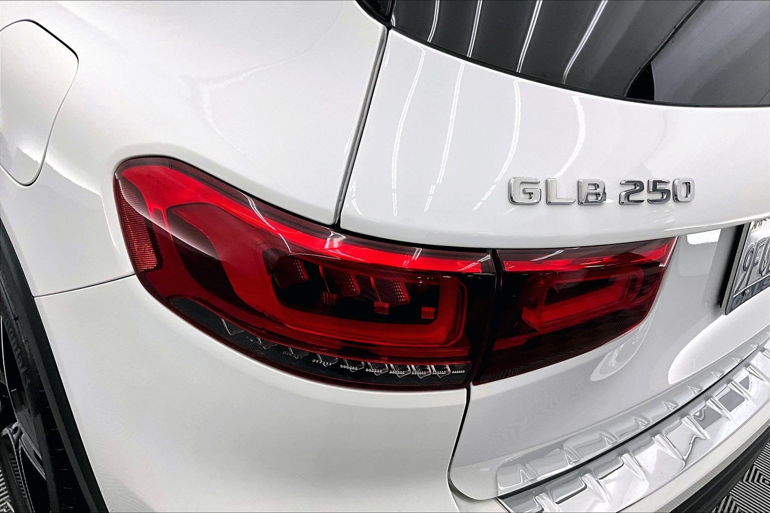 Certified 2023 Mercedes-Benz GLB 250 4MATIC image 27