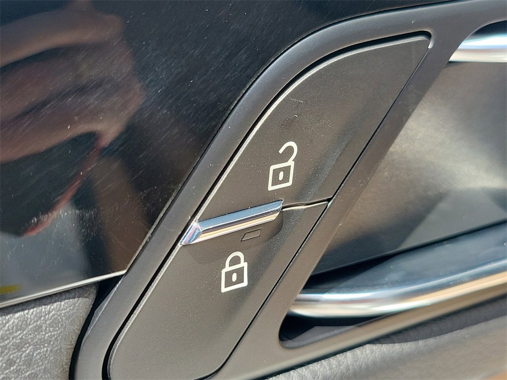 New 2026 Porsche Macan image 26