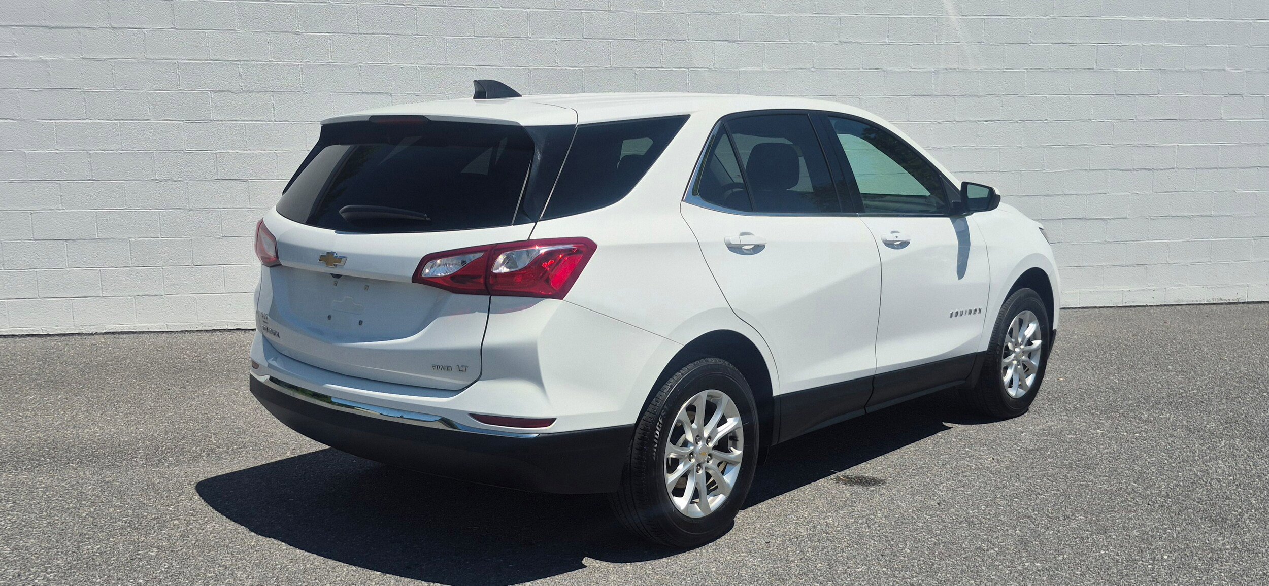 Used 2020 Chevrolet Equinox LT AWD/4WD image 14