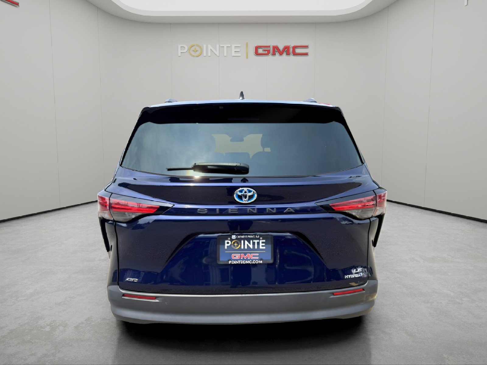 Used 2022 Toyota Sienna LE image 6