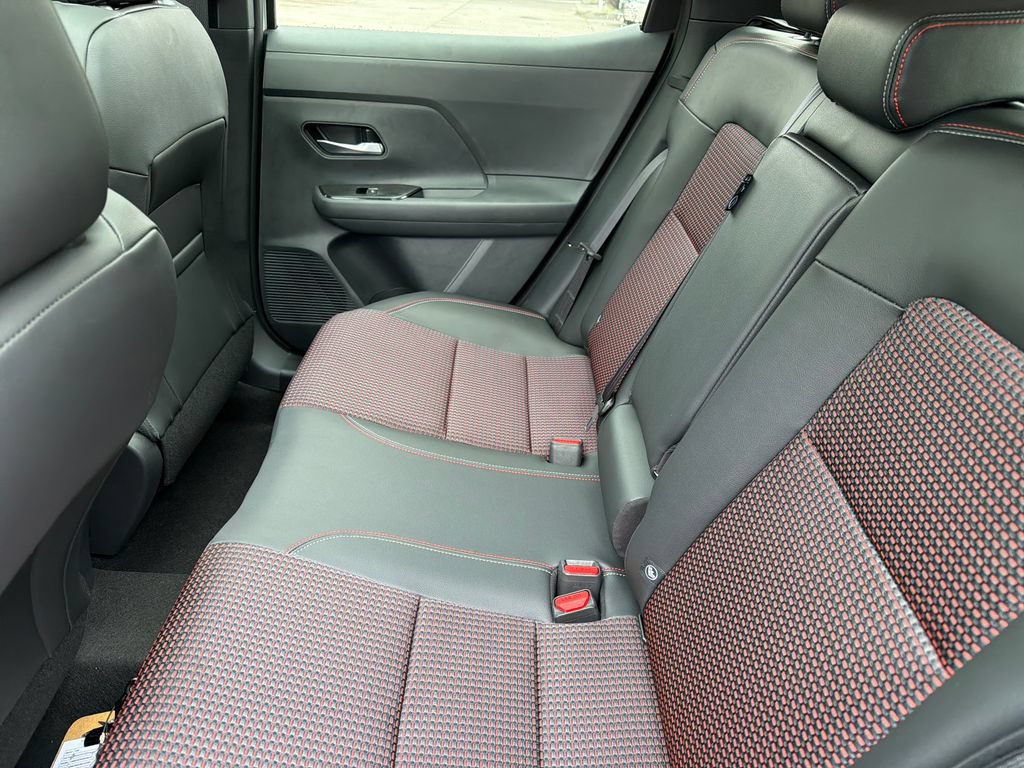New 2026 Nissan Kicks SR w/ SR Premium Package FWD image 30