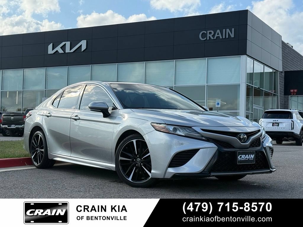 Used 2018 Toyota Camry XSE FWD image 1