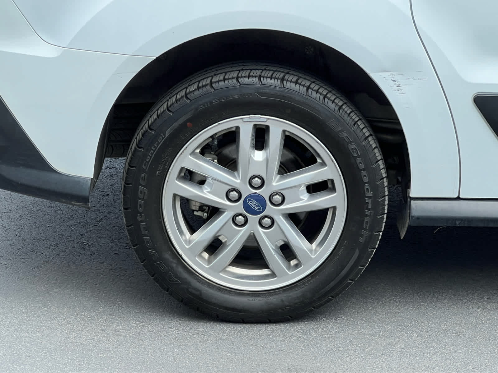 Certified 2019 Ford Transit Connect XLT FWD image 15