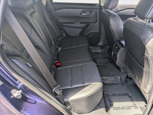 Used 2025 Nissan Rogue SV w/ SV Premium Package image 19