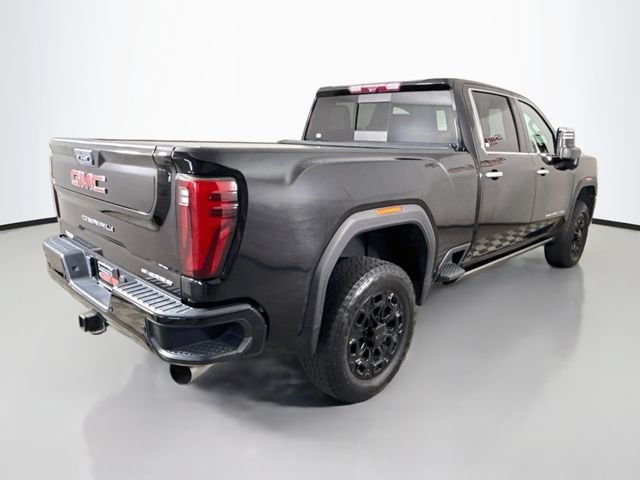 Used 2024 GMC Sierra 3500 Denali w/ Technology Package AWD/4WD image 7