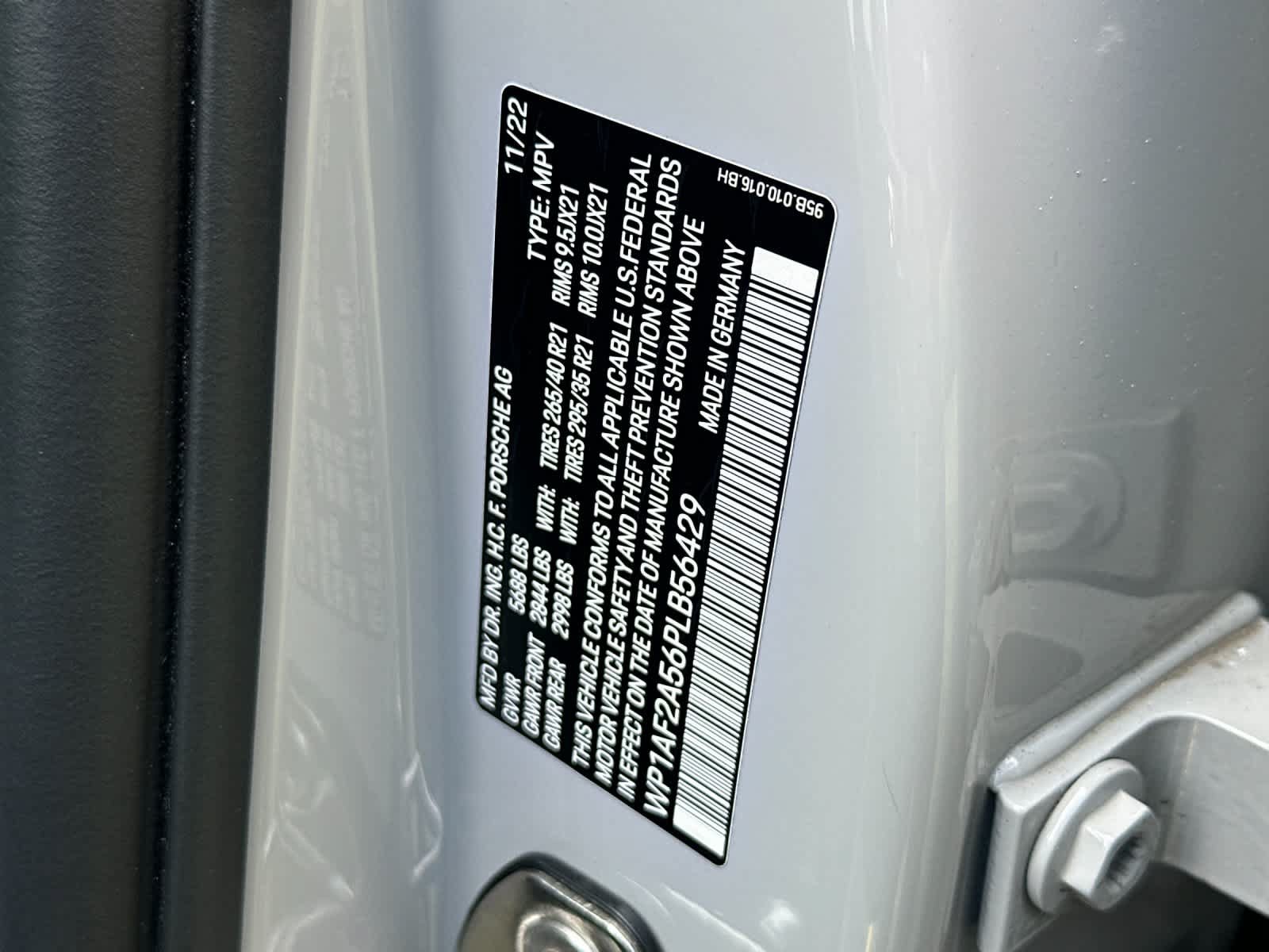 Certified 2023 Porsche Macan GTS AWD/4WD image 34