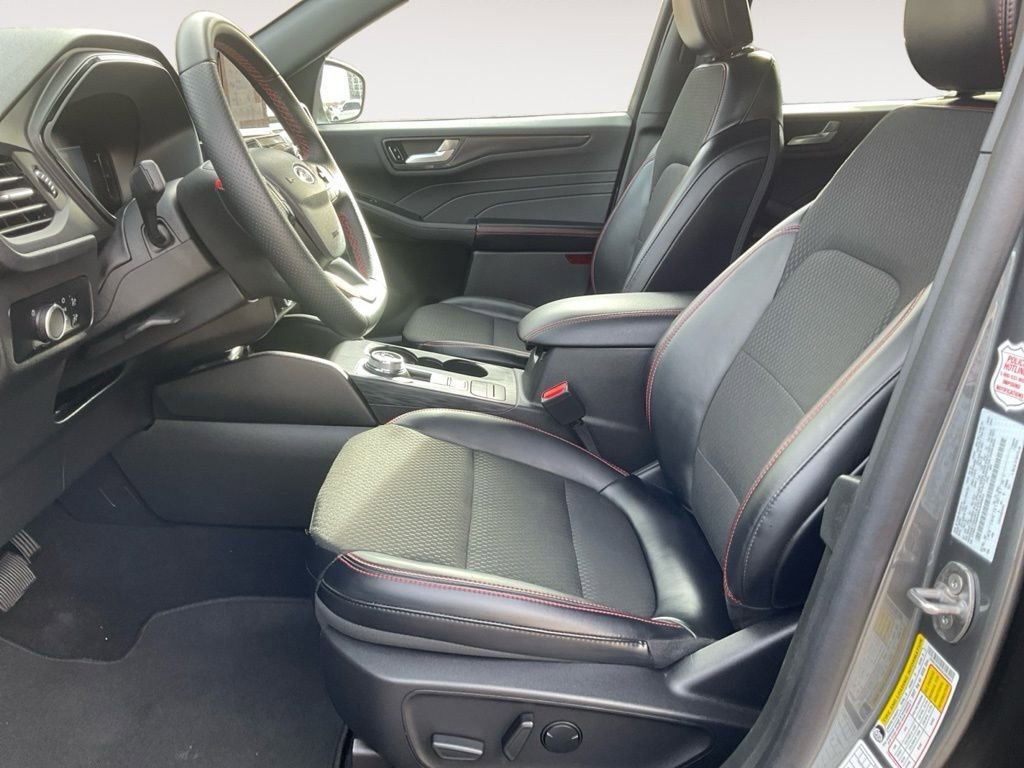 Used 2025 Ford Escape ST-Line image 9