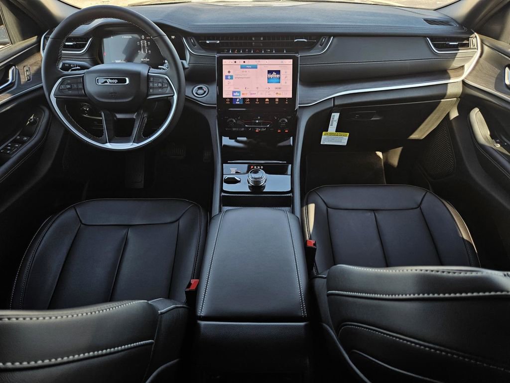 New 2025 Jeep Grand Cherokee Limited w/ Black Appearance Package image 34