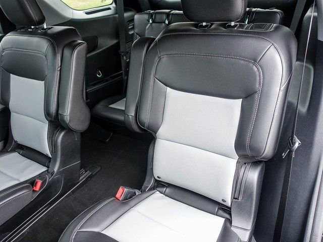 Used 2023 Ford Explorer XLT w/ Equipment Group 202A image 27