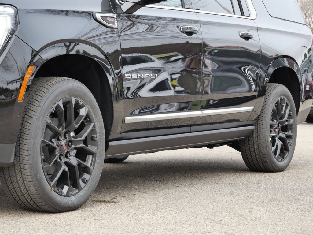 New 2026 GMC Yukon XL Denali w/ Sun & Power Step Package AWD/4WD image 6
