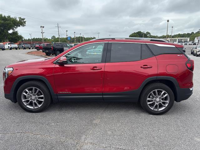 Used 2023 GMC Terrain SLT w/ Infotainment Package II AWD/4WD image 3