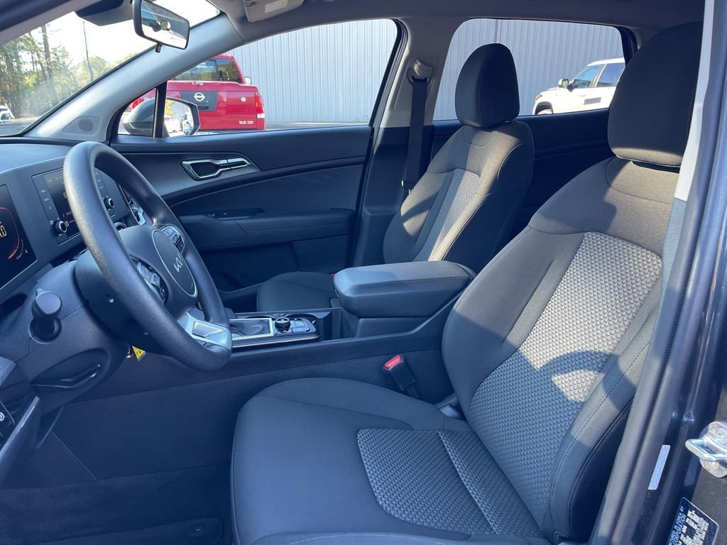 Used 2024 Kia Sportage LX image 18