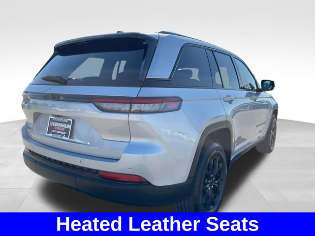 Used 2025 Jeep Grand Cherokee Altitude AWD/4WD image 5