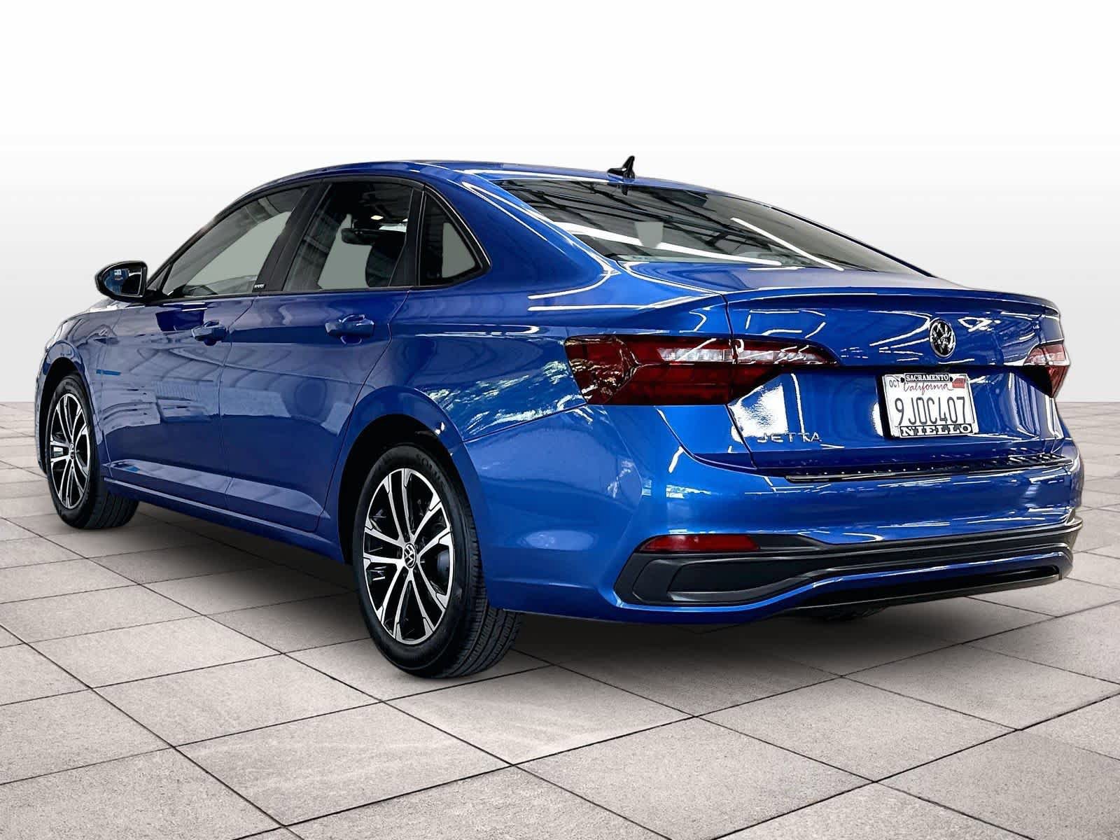 Used 2024 Volkswagen Jetta Sport FWD image 7