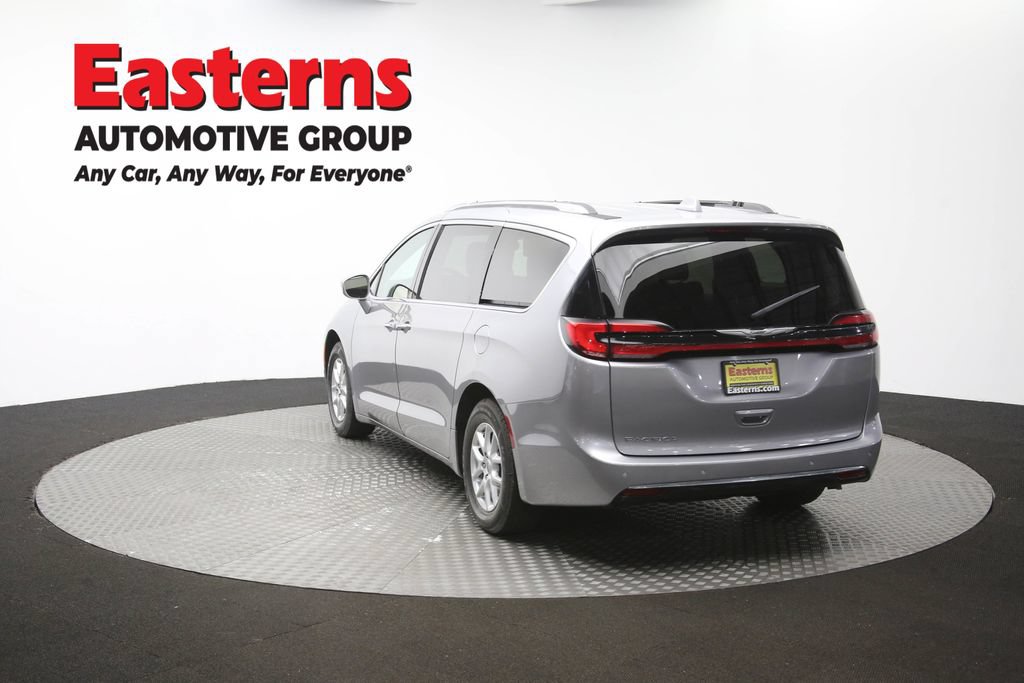 Used 2021 Chrysler Pacifica Touring-L FWD image 68