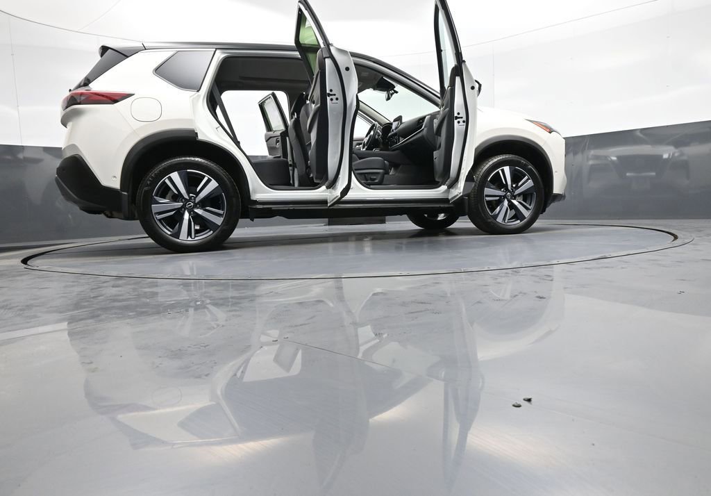 Used 2023 Nissan Rogue SL w/ SL Premium Package image 48