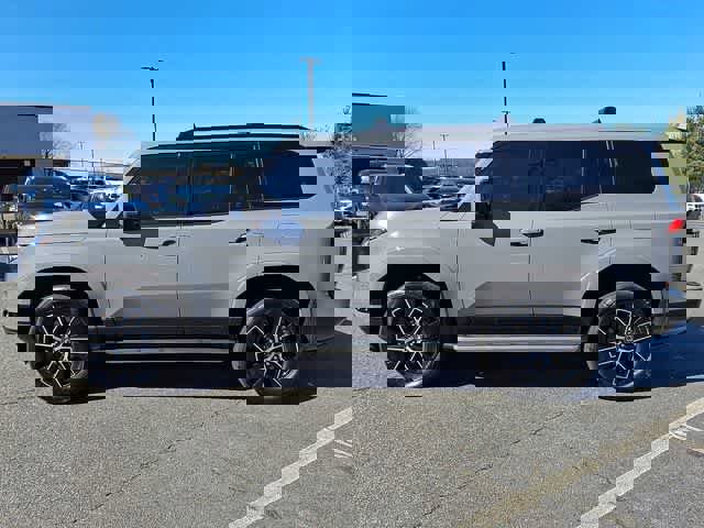 Used 2025 Lexus GX 550 w/ Cold Area Package AWD/4WD image 7