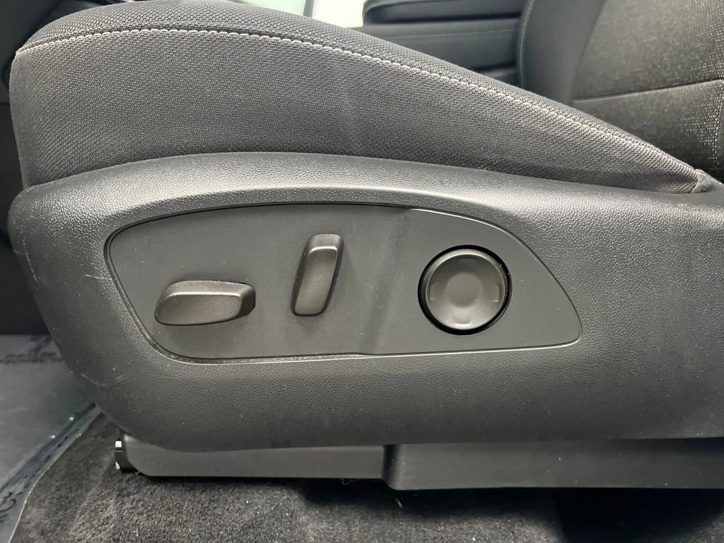 Used 2024 Chevrolet Traverse LT image 10