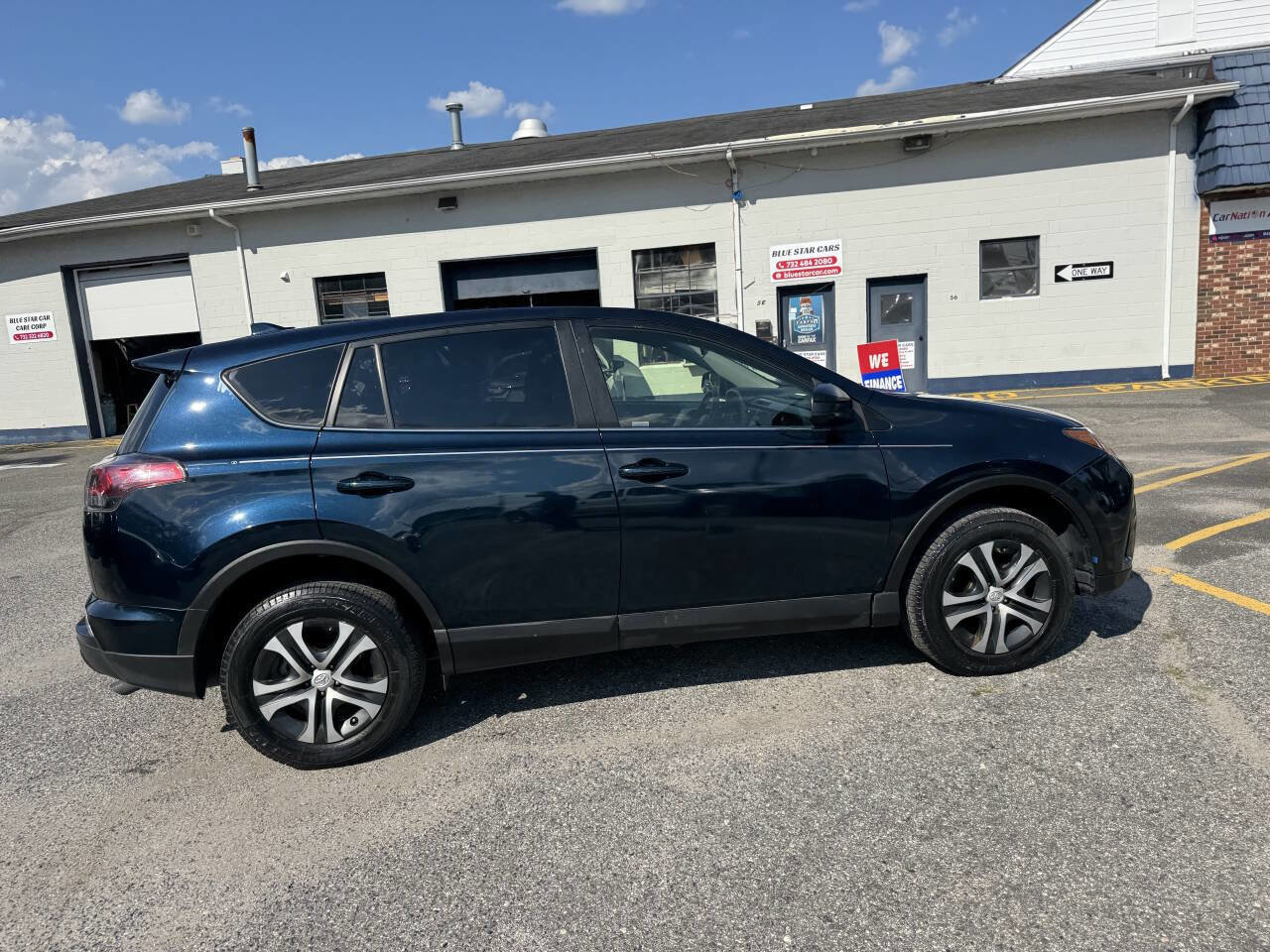 Used 2018 Toyota RAV4 LE image 6