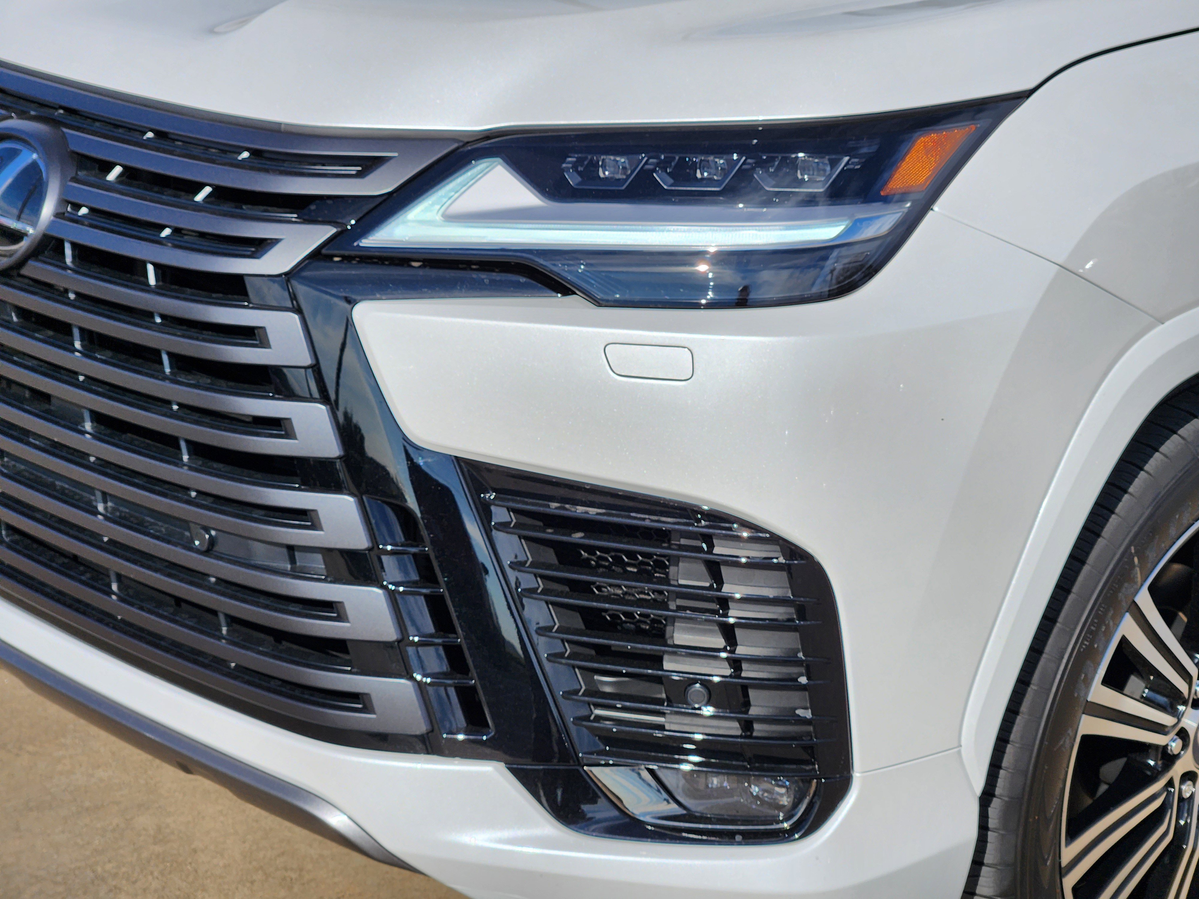 New 2026 Lexus LX 600 4WD w/ Luxury Package image 5