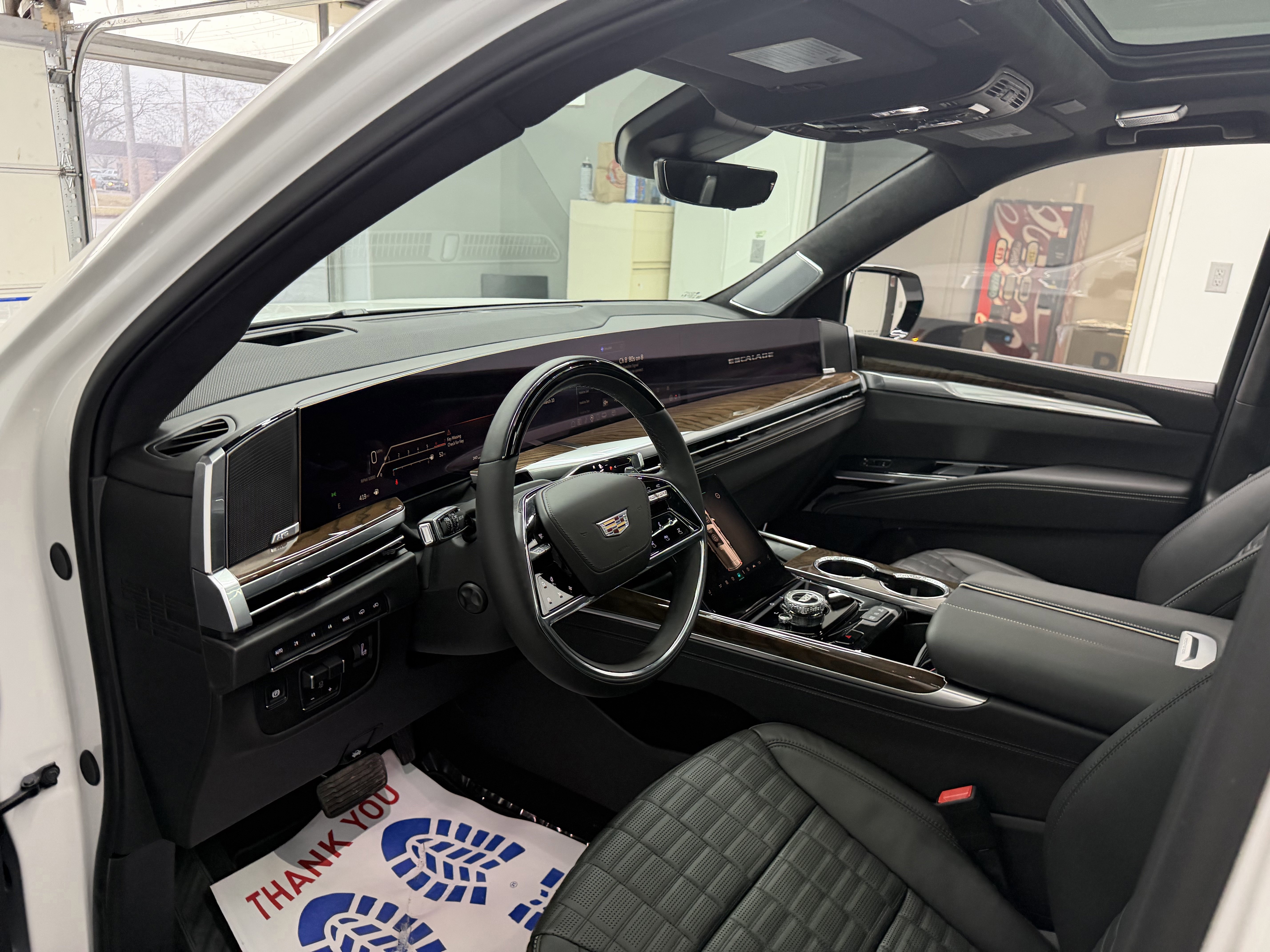 Used 2025 Cadillac Escalade Sport Platinum w/ LPO, ONYX Package image 15