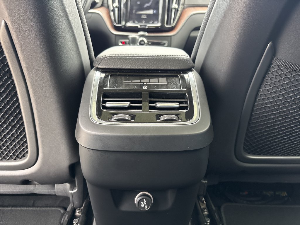 Used 2020 Volvo XC60 T5 Inscription FWD image 26