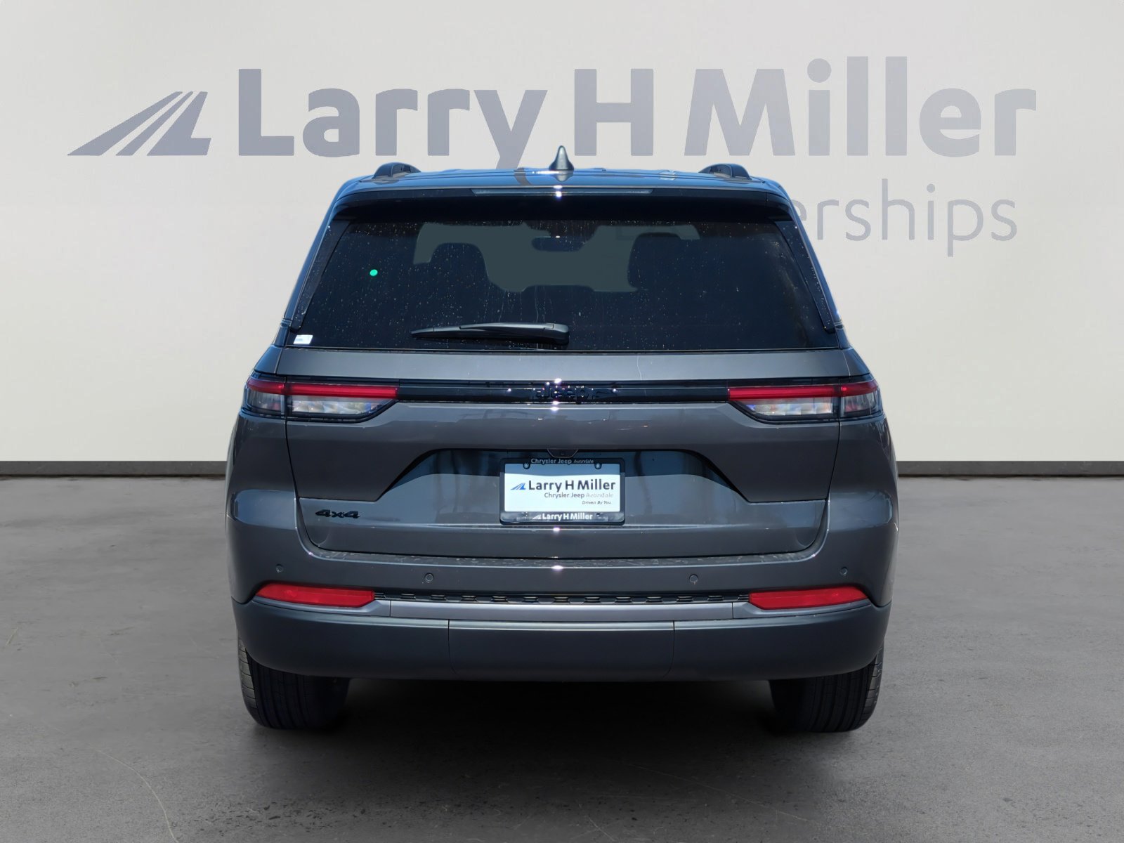 New 2026 Jeep Grand Cherokee Altitude AWD/4WD image 4