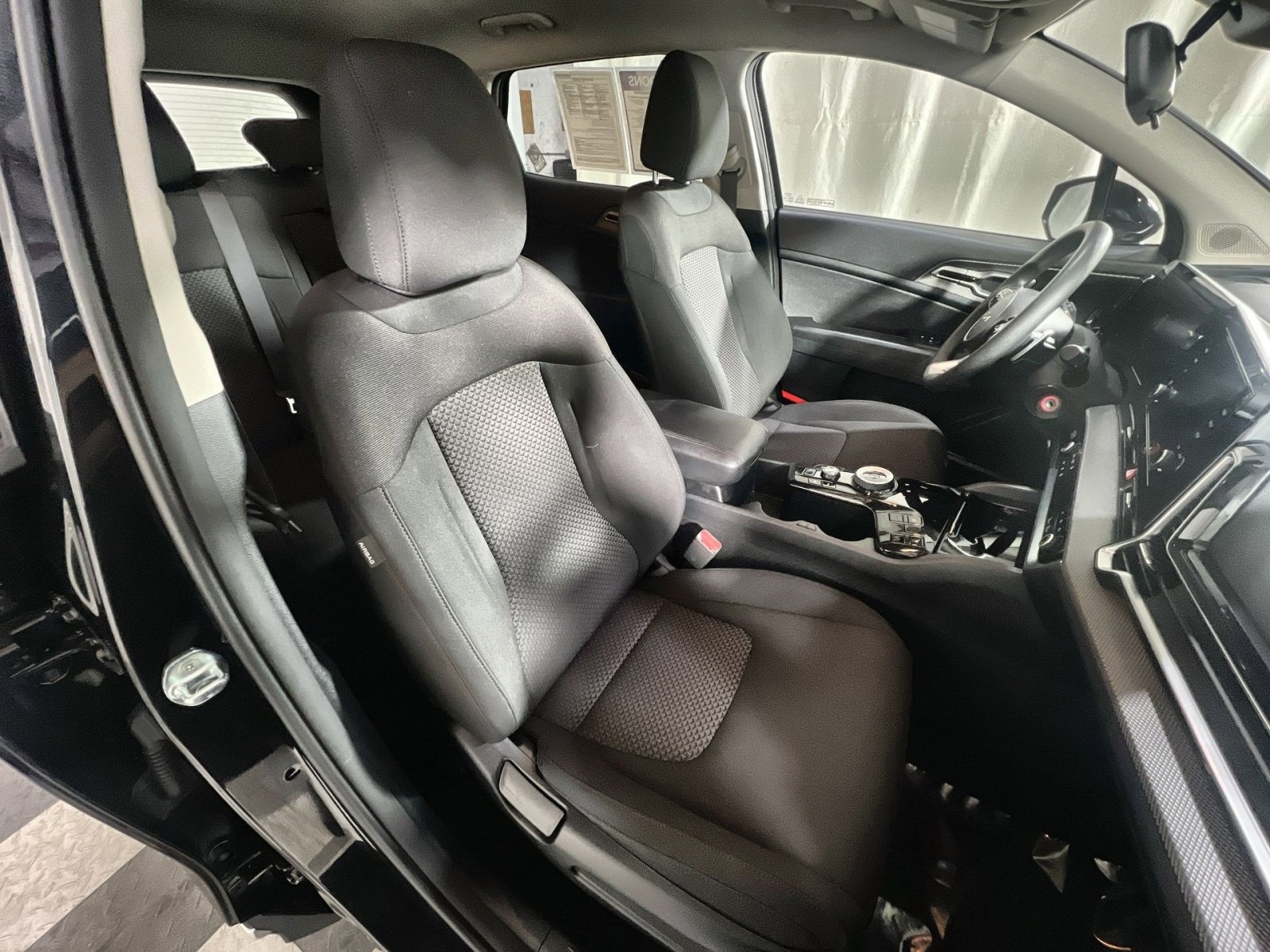 Used 2023 Kia Sportage LX image 23