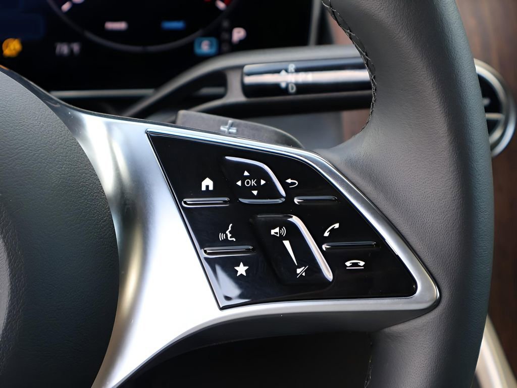 Certified 2025 Mercedes-Benz GLC 300 4MATIC image 32