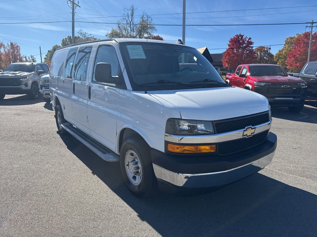 Used 2023 Chevrolet Express 2500 w/ Driver Convenience Package RWD image 7