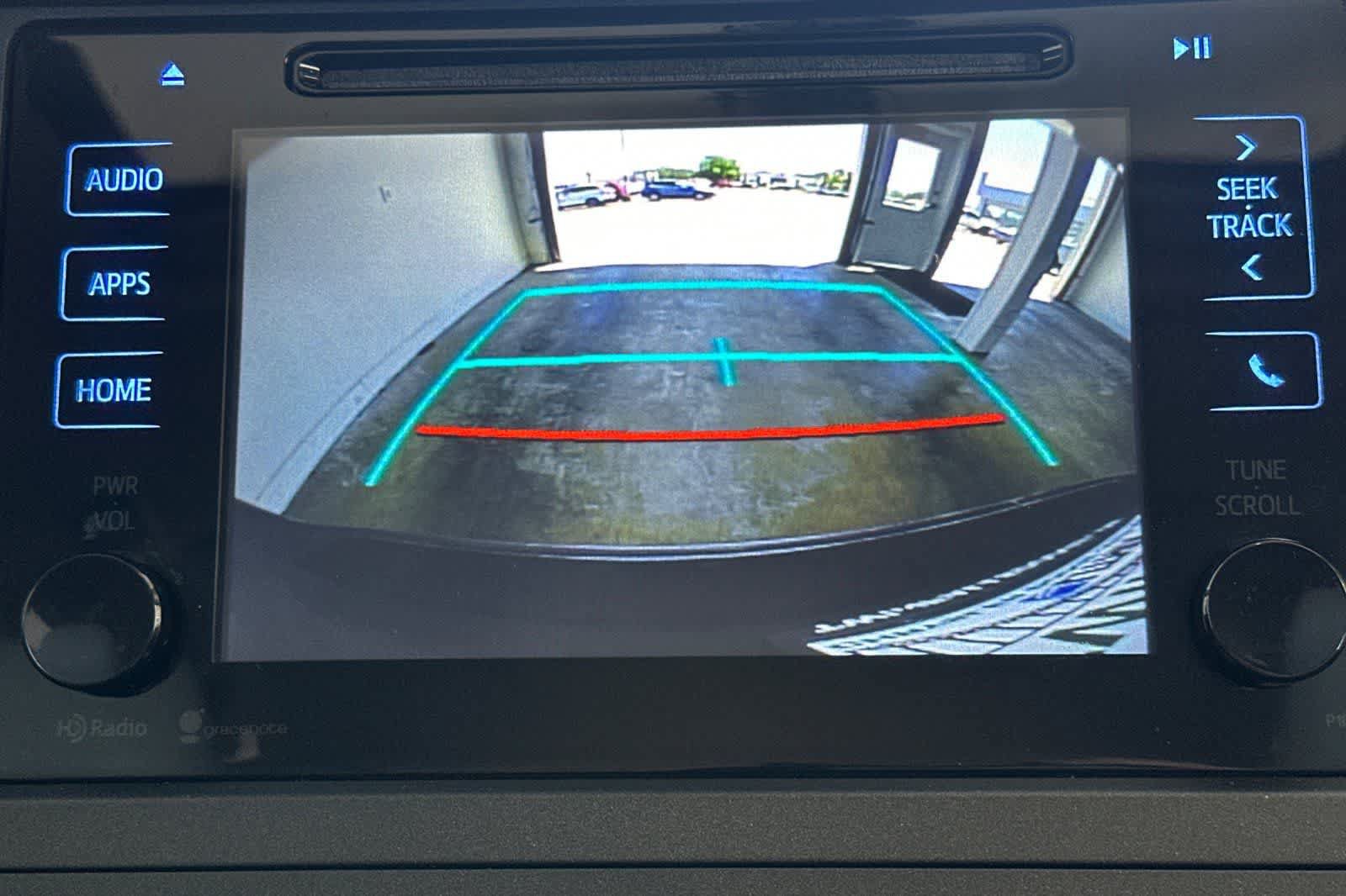 Used 2015 Toyota Sienna XLE FWD image 21