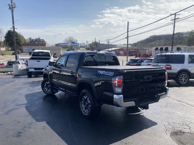 Used 2023 Toyota Tacoma TRD Off-Road image 2