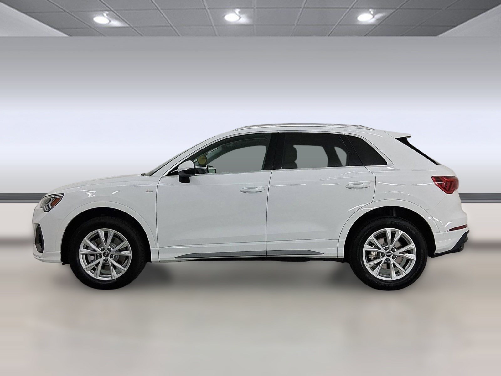 Used 2025 Audi Q3 2.0T Premium w/ Convenience Package AWD/4WD image 2
