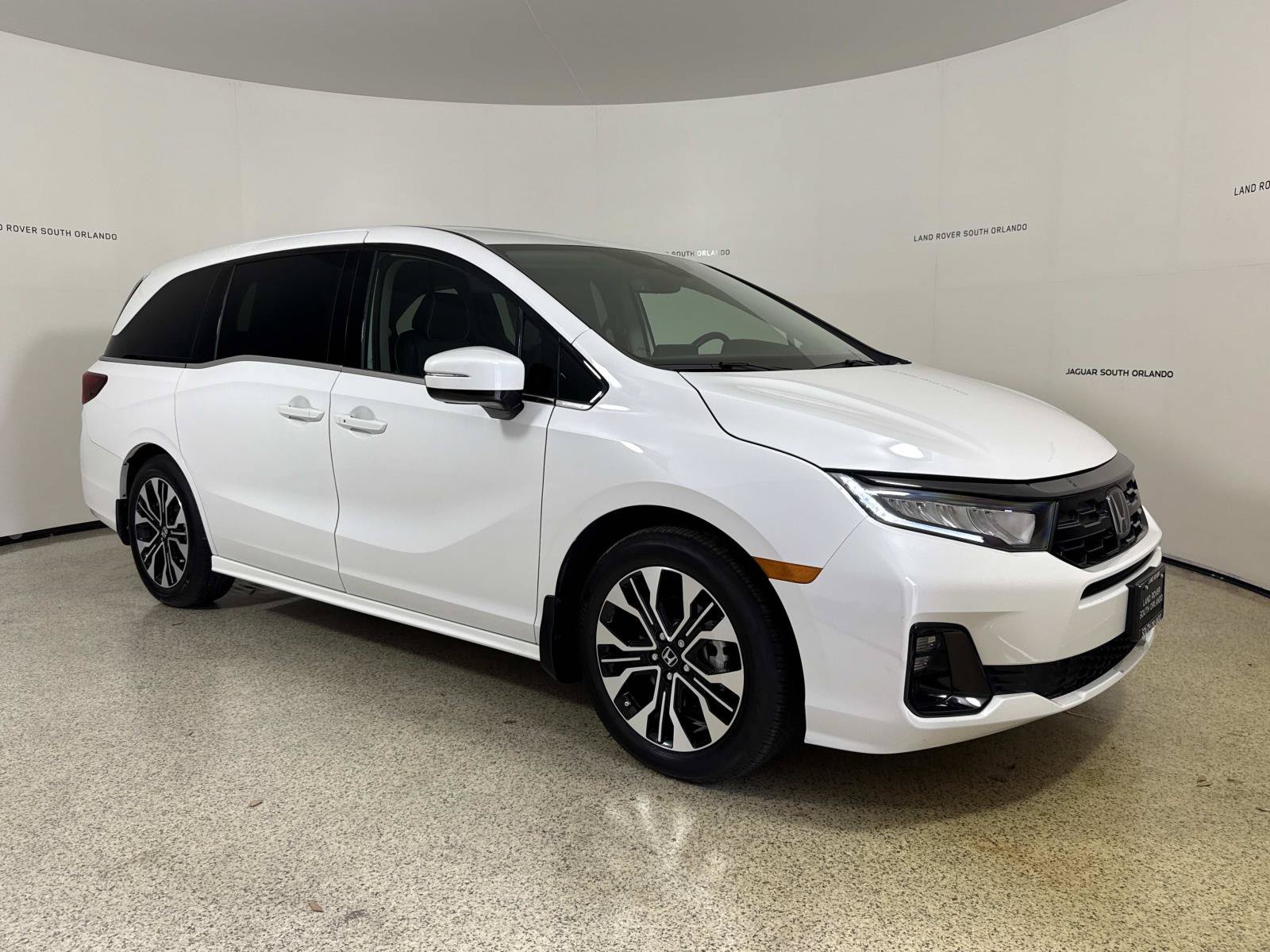 Used 2025 Honda Odyssey Elite image 7