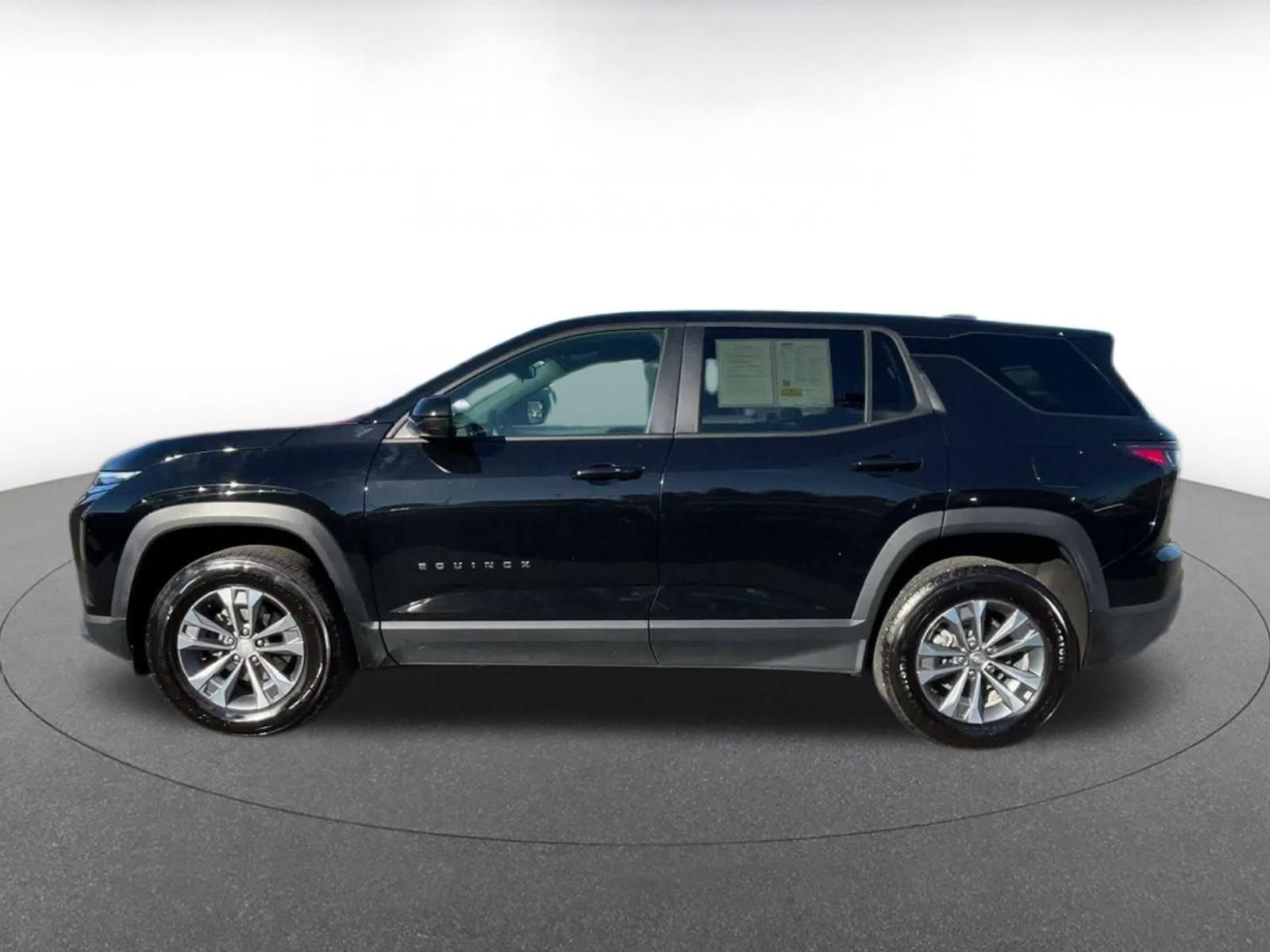 Used 2025 Chevrolet Equinox LT FWD image 8
