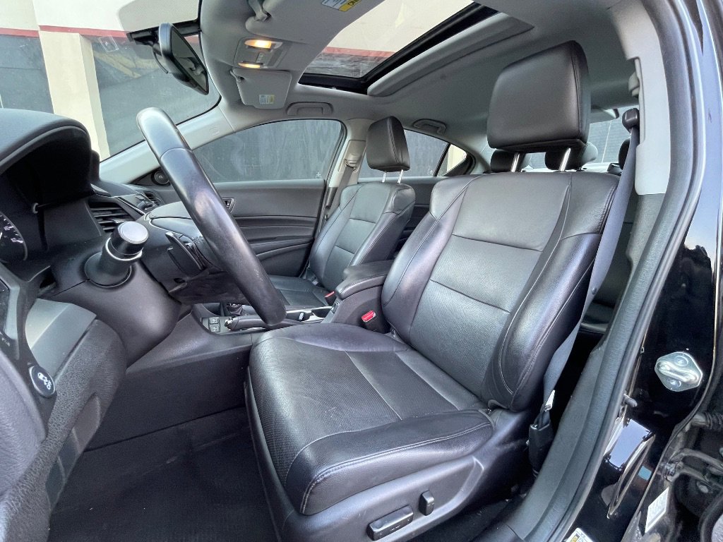 Used 2017 Acura ILX FWD image 34