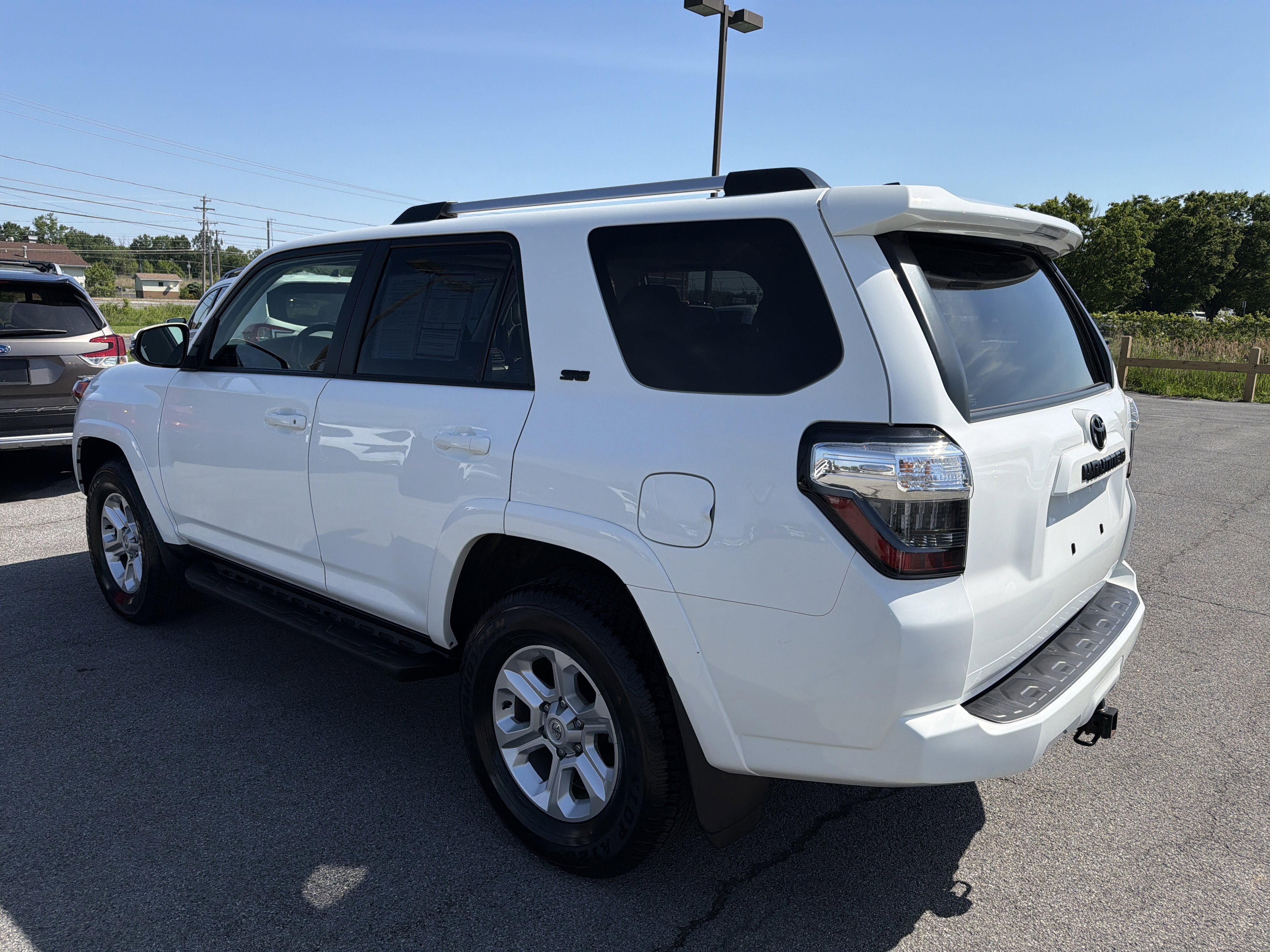 Used 2023 Toyota 4Runner SR5 Premium w/ Moonroof Package AWD/4WD image 5
