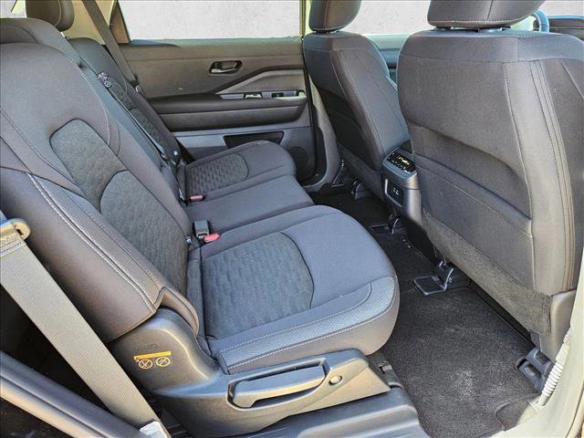 Used 2025 Nissan Pathfinder SV AWD/4WD image 20