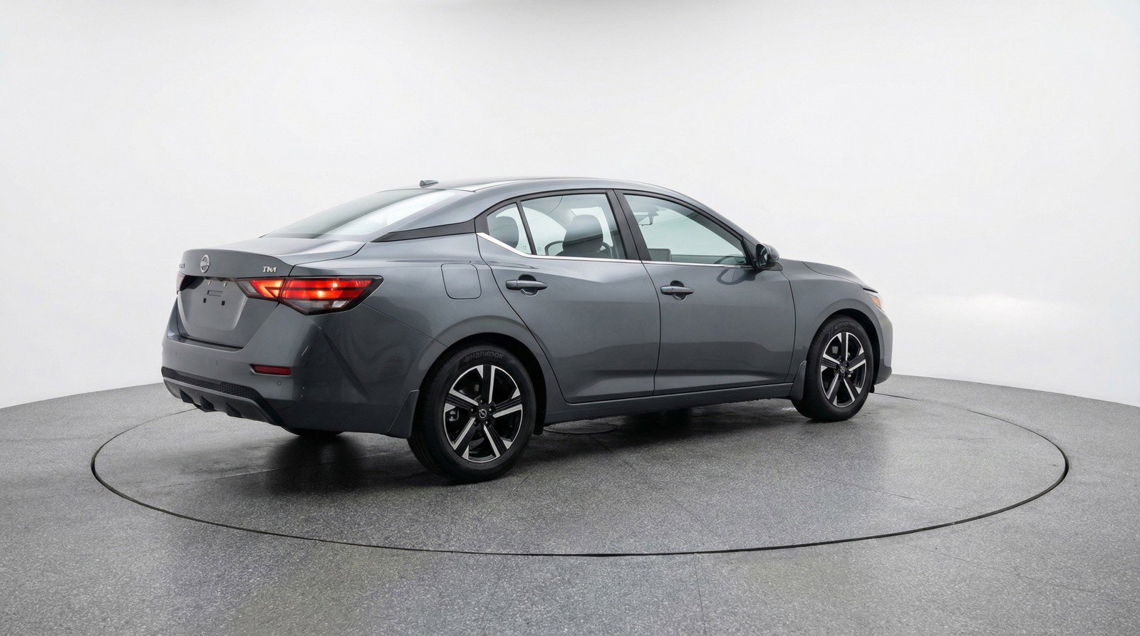 Used 2025 Nissan Sentra SV FWD image 9