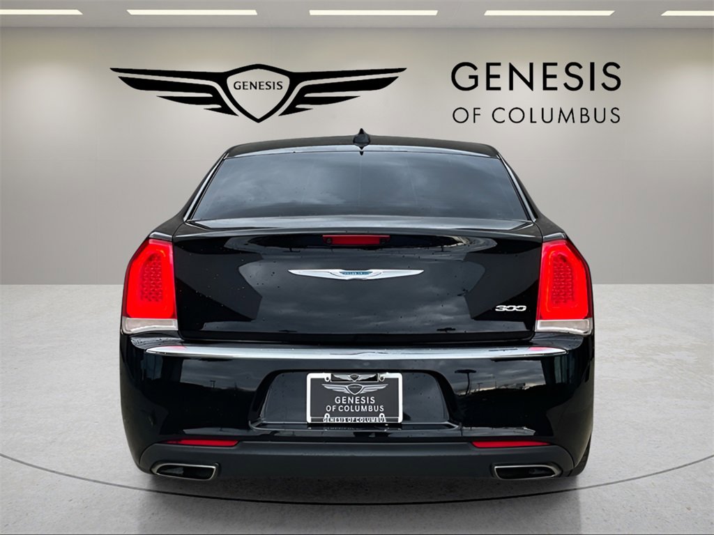 Used 2017 Chrysler 300 Limited image 3