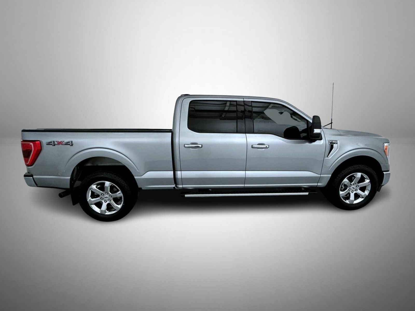 Used 2022 Ford F150 XLT w/ Equipment Group 302A High AWD/4WD image 4