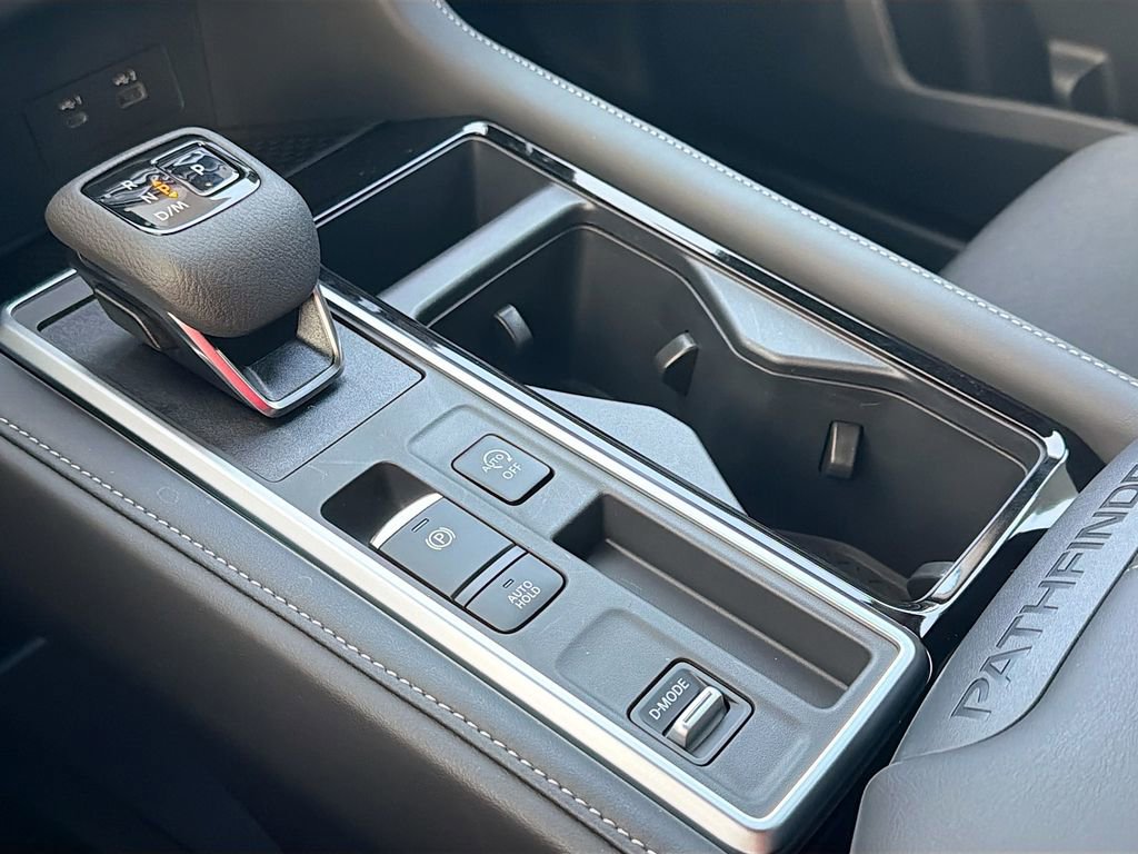 New 2025 Nissan Pathfinder SV image 17