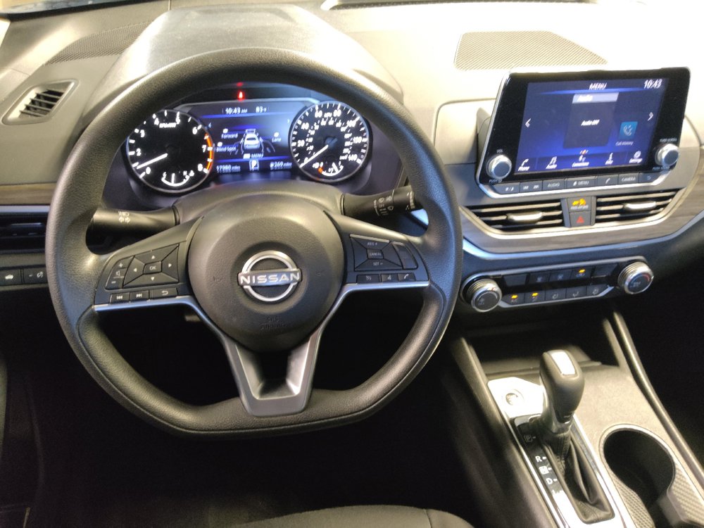 Used 2025 Nissan Altima 2.5 SV FWD image 22