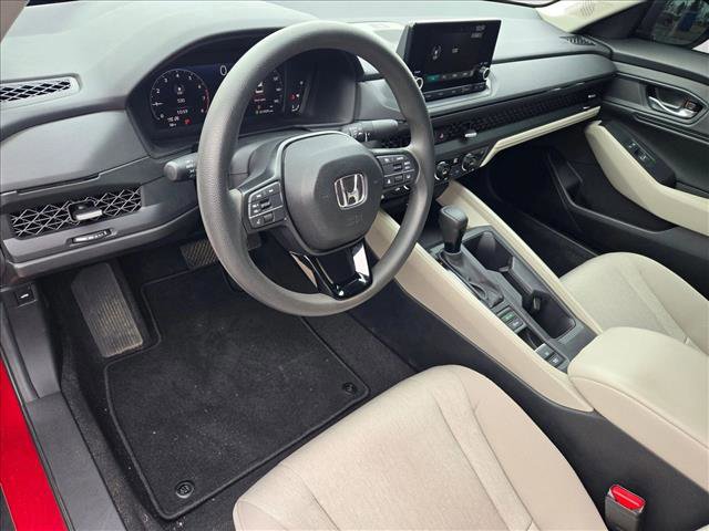 Used 2025 Honda Accord SE image 10