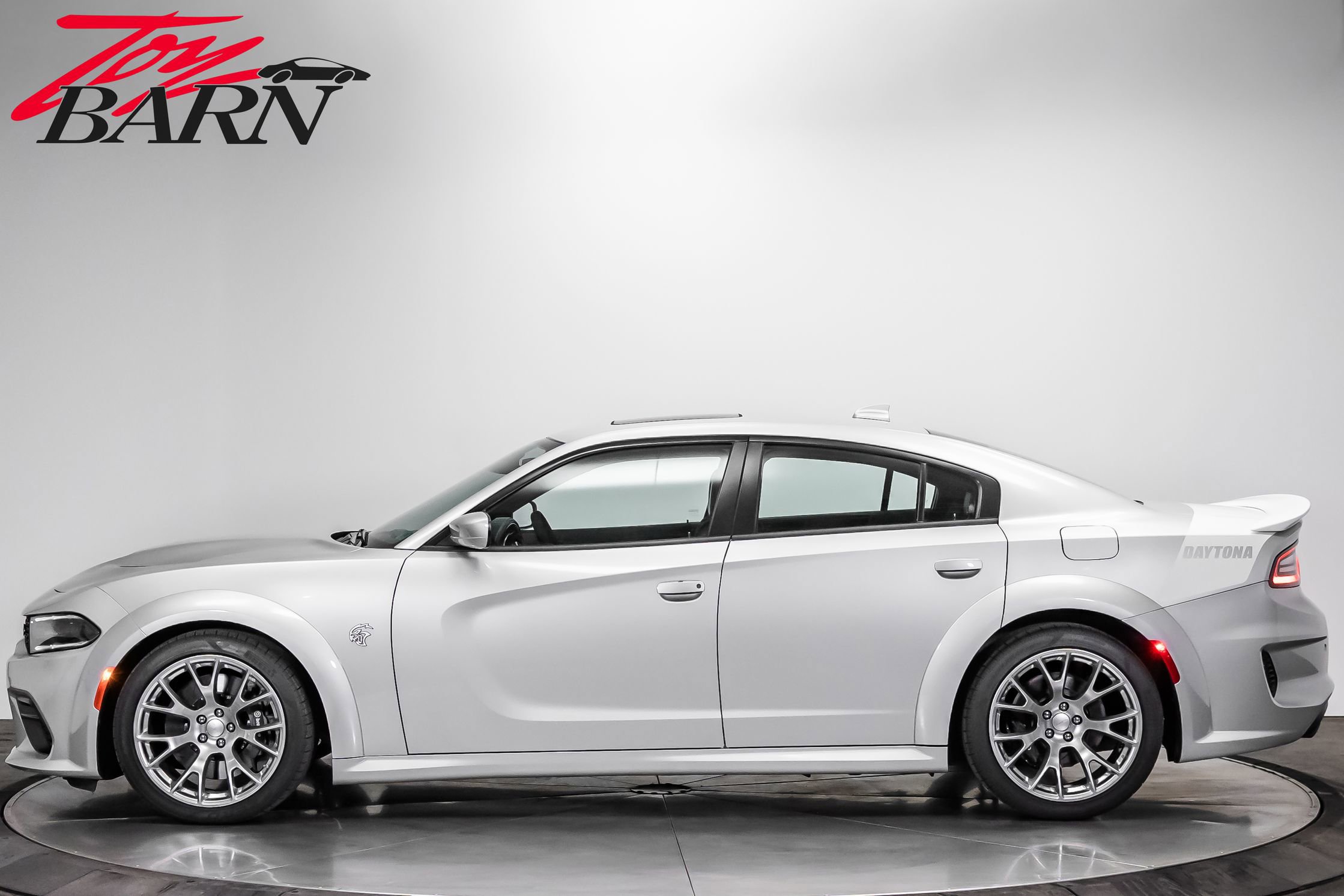 Used 2020 Dodge Charger SRT Hellcat w/ Harman/Kardon Audio Group RWD image 2