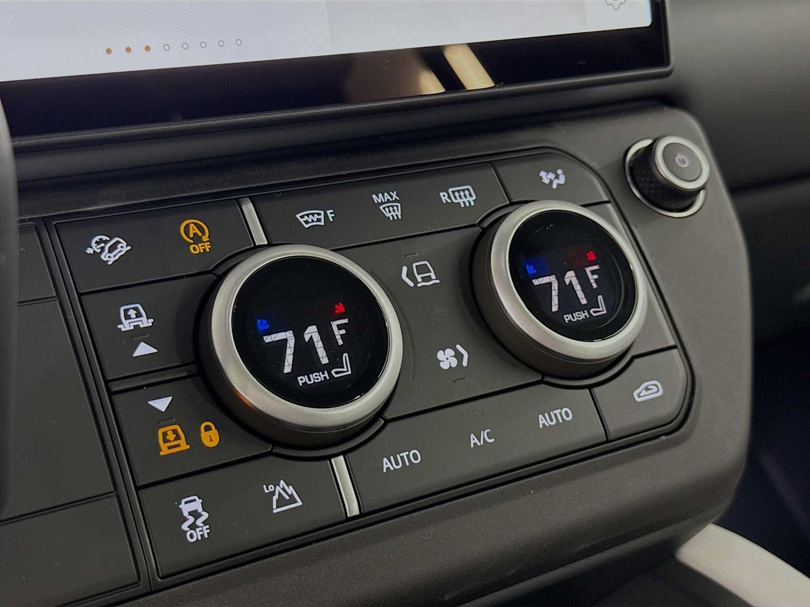New 2026 Land Rover Defender 110 X-Dynamic SE AWD/4WD image 16