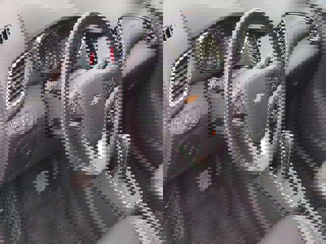 Used 2019 Chevrolet Trax LT w/ Driver Confidence Package image 2