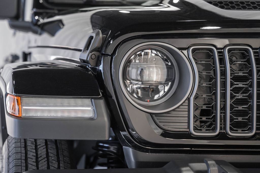 New 2026 Jeep Gladiator Sport image 10